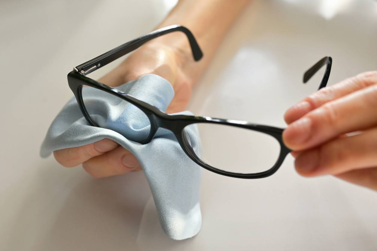 nettoyer lunettes